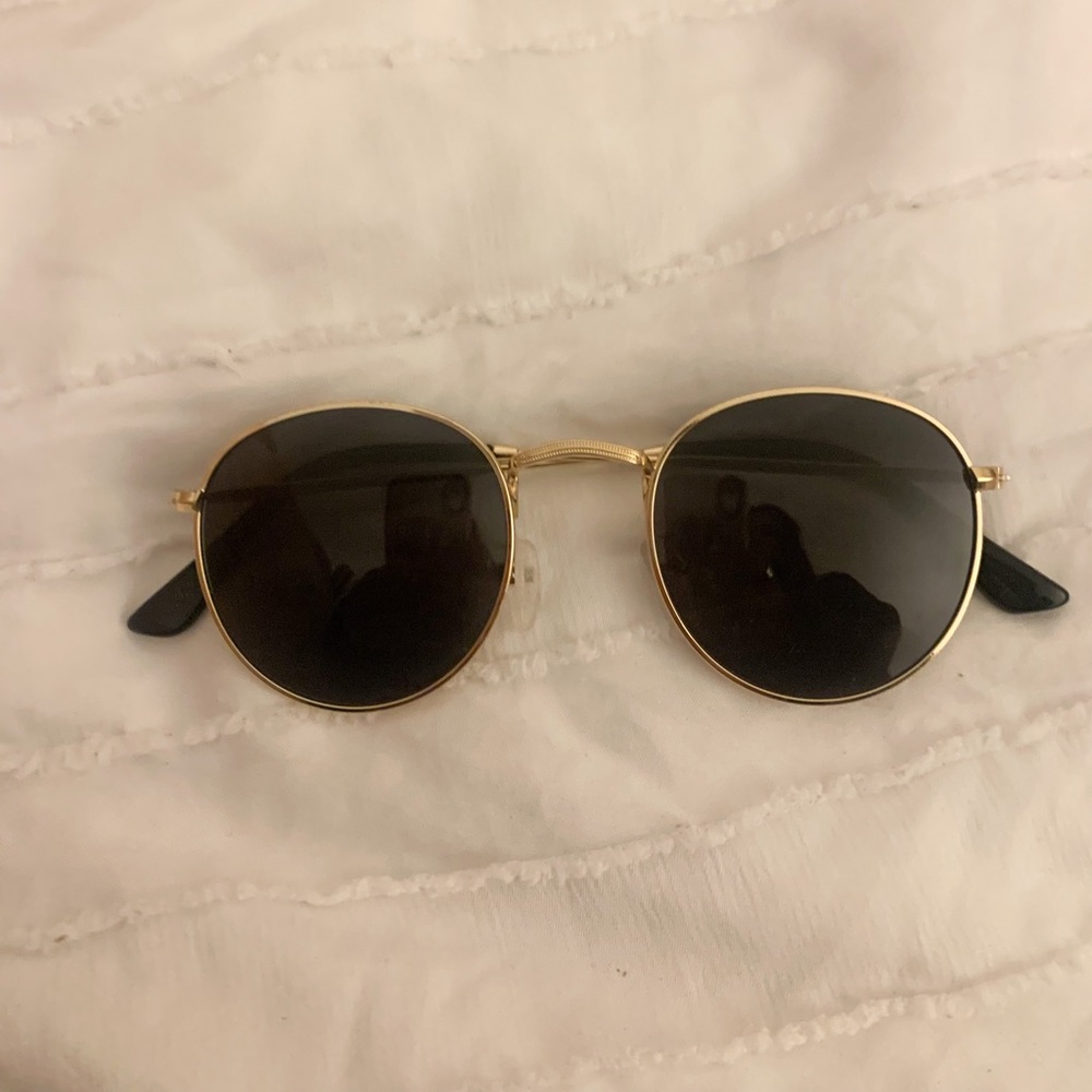 Round sunglasses